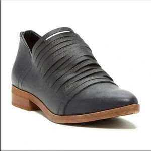 Mari A Farrah Flat Strappy Sandals Size 7.5